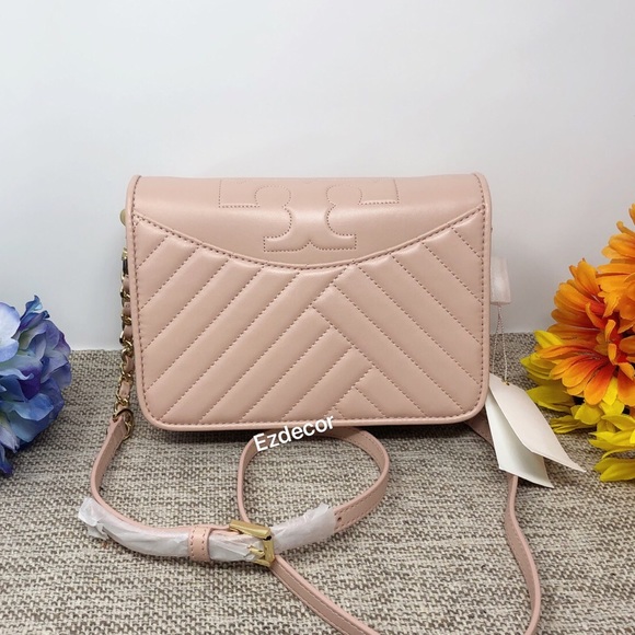 Tory Burch Handbags - **SOLD OUT** Tory Burch Alexa Combo Crossbody Bag